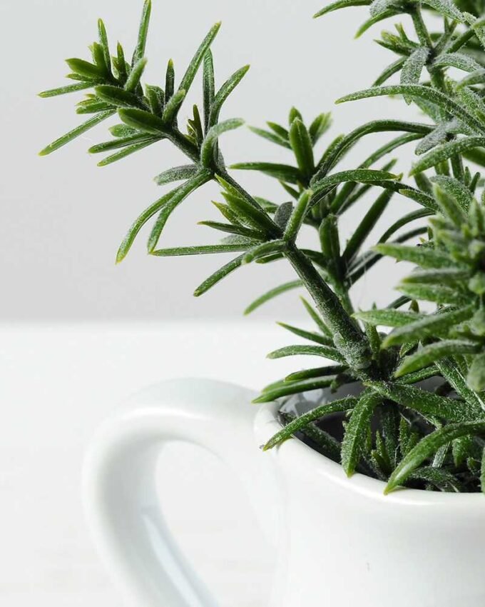 15cm Mini Leaves Artificial Plant  in Ceramic pot