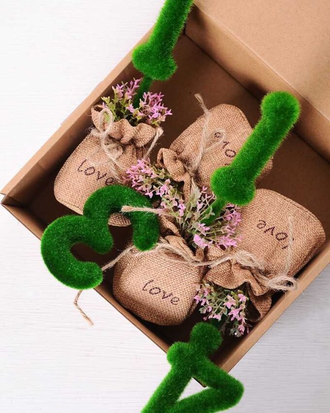 6.5*6.5*18CM POT WRAPPED FLAX FLOCKY CRAFTS SET SIZE(BOX):20.5*19*7 6.5*6.5*18CM POT WRAPPED FLAX FLOCKY CRAFTS SET SIZE(BOX):20.5*19*7.2CM GS-3890004