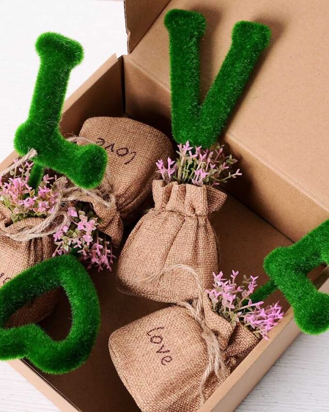 6.5*6.5*18CM POT WRAPPED FLAX FLOCKY CRAFTS SET SIZE(BOX):20.5*19*7.2CM GS-3890008