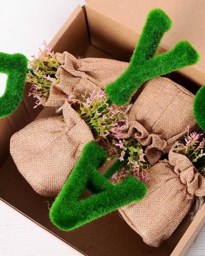 6.5*6.5*18CM POT WRAPPED FLAX FLOCKY CRAFTS SET SIZE(BOX):20.5*19*7.2CM GS-3890011