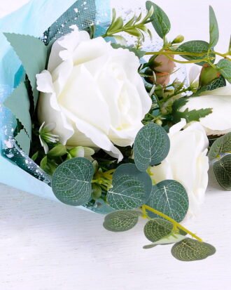 Artificial Flower 25*40CM Rose?with?paper?wrapped GS-59220013-W1 Bouquet YeahFlower is one of Chinese leading OEM manufacturers and exporters , supplying the silk flowers, wholesale artificial trees Artificial Flower 25*40CM Rose?with?paper?wrapped GS-59220013-W1