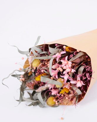 Dried Flowers 20*50CM Dried natural items bouquet with paper wrapped(100g/bouquet, H:50CM) GS-56620086 Bouquet YeahFlower is one of Chinese leading OEM manufacturers and exporters , supplying the silk flowers, wholesale artificial trees