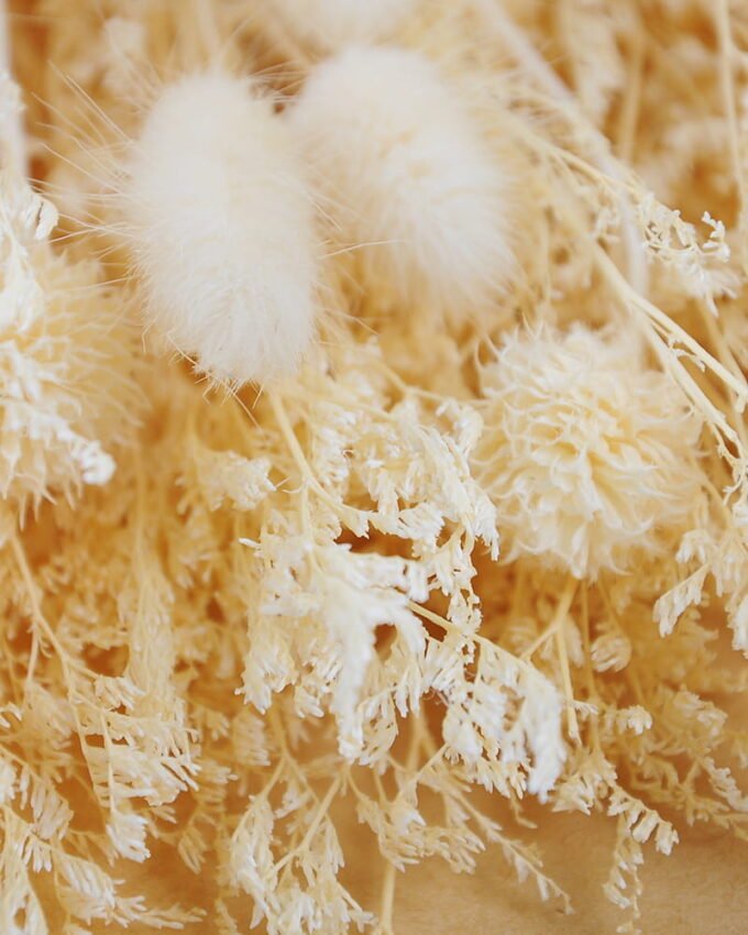 Dried Flowers 20*57CM Dried natural items bouquet with paper wrapped(35g/bouquet, H:58CM) GS-56621001JJA-W1 Dried Flowers YeahFlower is one of Chinese leading OEM manufacturers and exporters , supplying the silk flowers, wholesale artificial trees