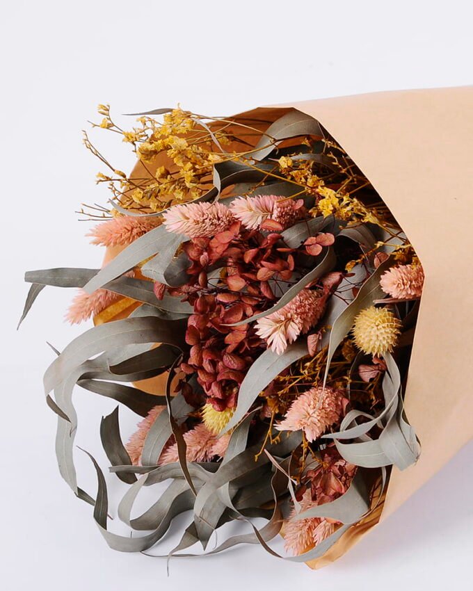 Dried Flowers 20*50CM Dried natural items bouquet with paper wrapped(90g/bouquet, H:50CM) GS-56620081 Bouquet YeahFlower is one of Chinese leading OEM manufacturers and exporters , supplying the silk flowers, wholesale artificial trees
