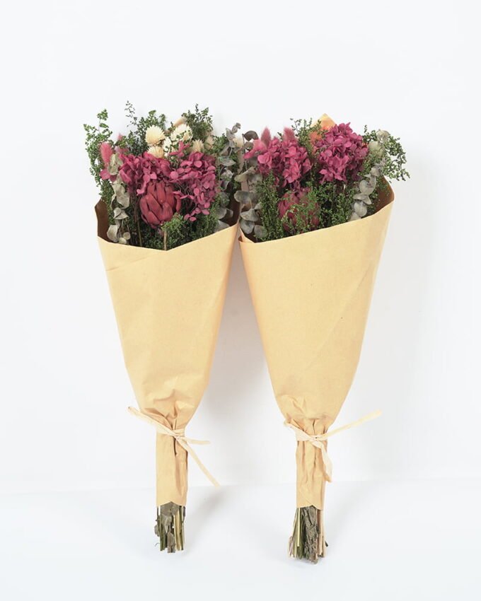 Dried Flowers 20*50CM Dried natural items bouquet with paper wrapped(85g/bouquet, H:50CM) GS-56621067JJA Bouquet YeahFlower is one of Chinese leading OEM manufacturers and exporters , supplying the silk flowers, wholesale artificial trees