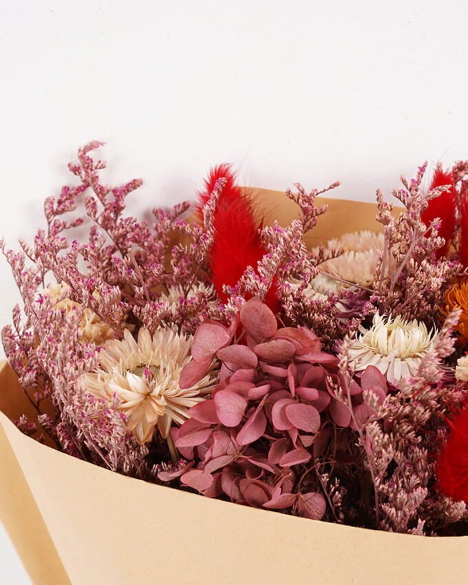 Dried Flowers 20*12*50CM Dried natural items bouquet with paper wrapped(60g/bouquet, H:50CM) GS-56621083 Bouquet YeahFlower is one of Chinese leading OEM manufacturers and exporters , supplying the silk flowers, wholesale artificial trees