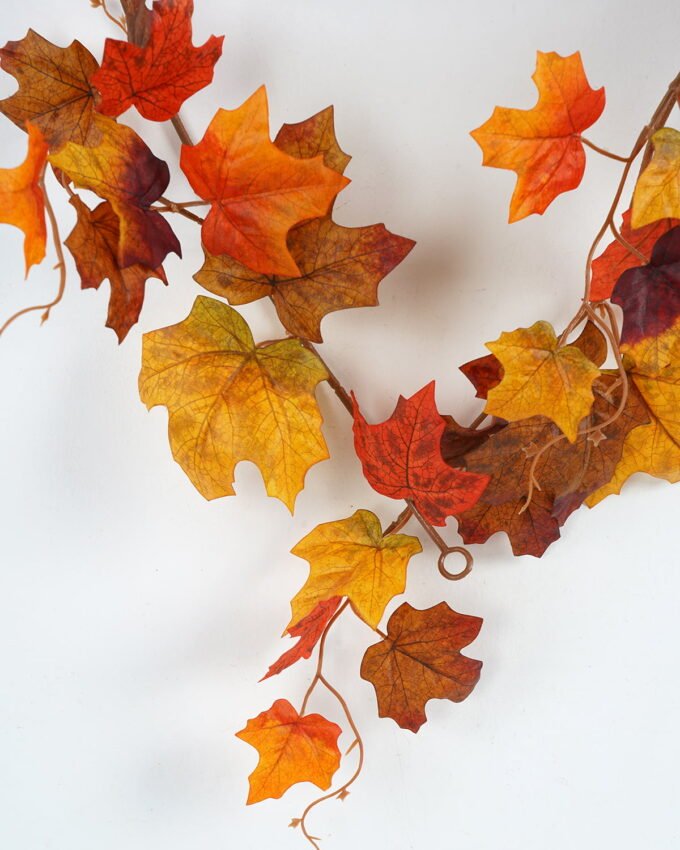Artificial Plant Maple leaves Garland GS-64221018_2 Artificial Plant 25*198cm Maple leaves Garland GS-64221018 Leaves&Sprays&Foliages YeahFlower is one of Chinese leading OEM manufacturers and exporters , supplying the silk flowers, wholesale artificial trees