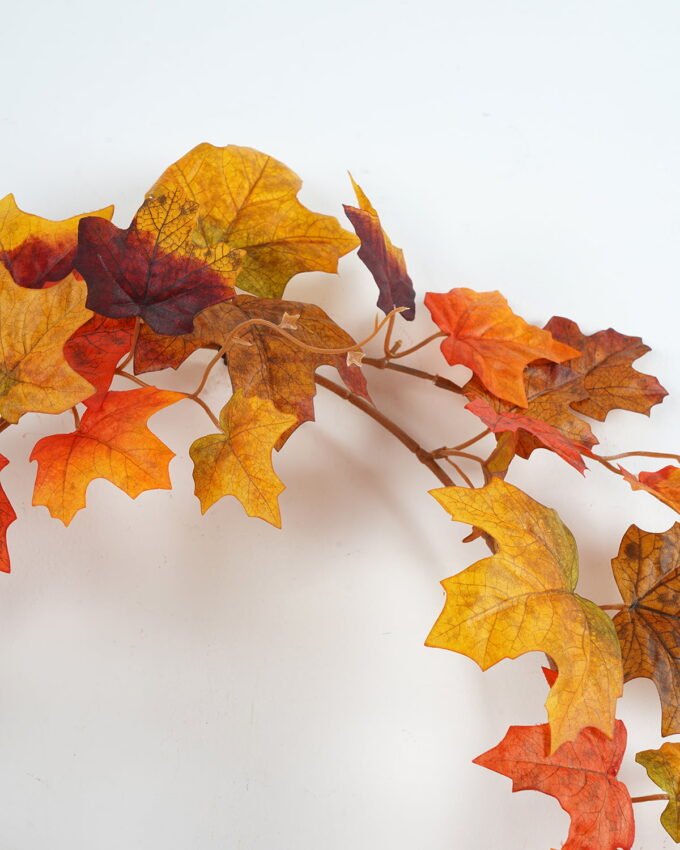 Artificial Plant Maple leaves Garland GS-64221018_4 Artificial Plant 25*198cm Maple leaves Garland GS-64221018 Leaves&Sprays&Foliages YeahFlower is one of Chinese leading OEM manufacturers and exporters , supplying the silk flowers, wholesale artificial trees