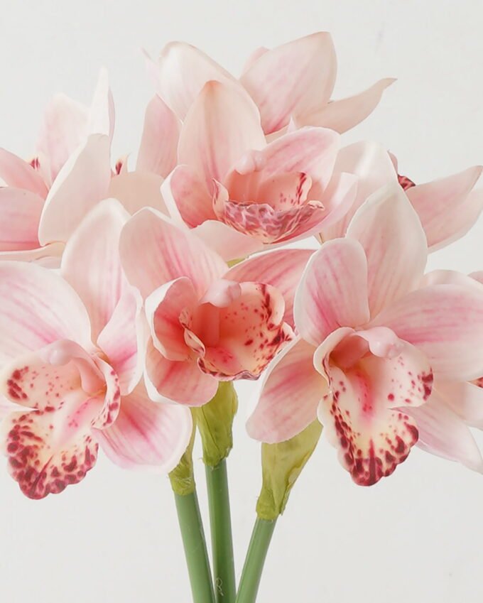 Artificial Flower 18*18*35cm Whelan * 3 GS-00523010-P2 Bouquet YeahFlower is one of Chinese leading OEM manufacturers and exporters , supplying the silk flowers, wholesale artificial trees