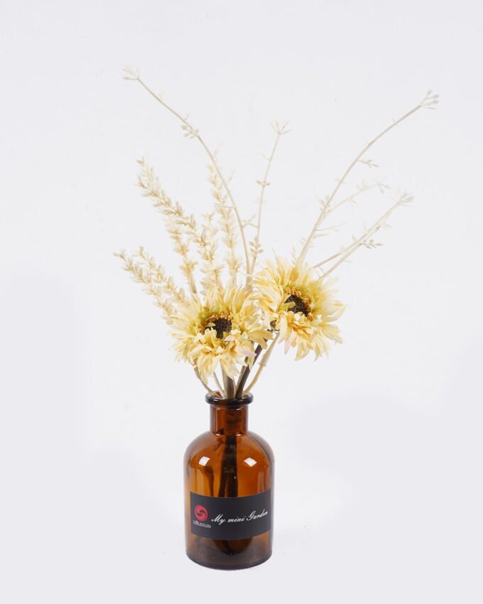Artificial Flower 15*15*27cm Chrysanthemum in glass bottle GS-57925010-Y1 2026Apr YeahFlower is one of Chinese leading OEM manufacturers and exporters , supplying the silk flowers, wholesale artificial trees