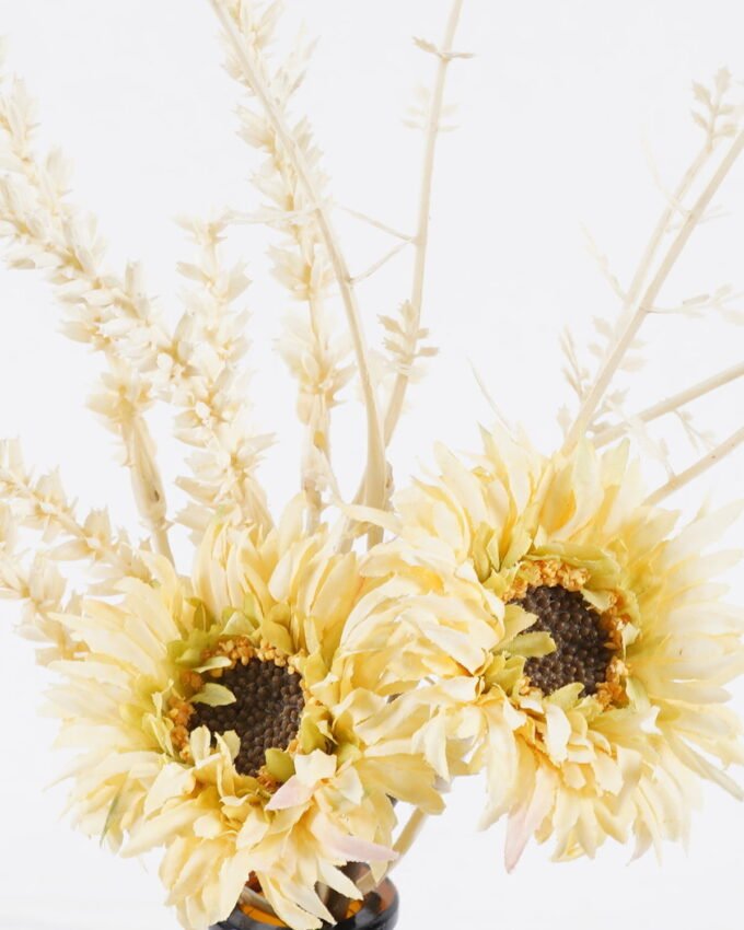 Artificial Flower 15*15*27cm Chrysanthemum in glass bottle GS-57925010-Y1 2026Apr YeahFlower is one of Chinese leading OEM manufacturers and exporters , supplying the silk flowers, wholesale artificial trees